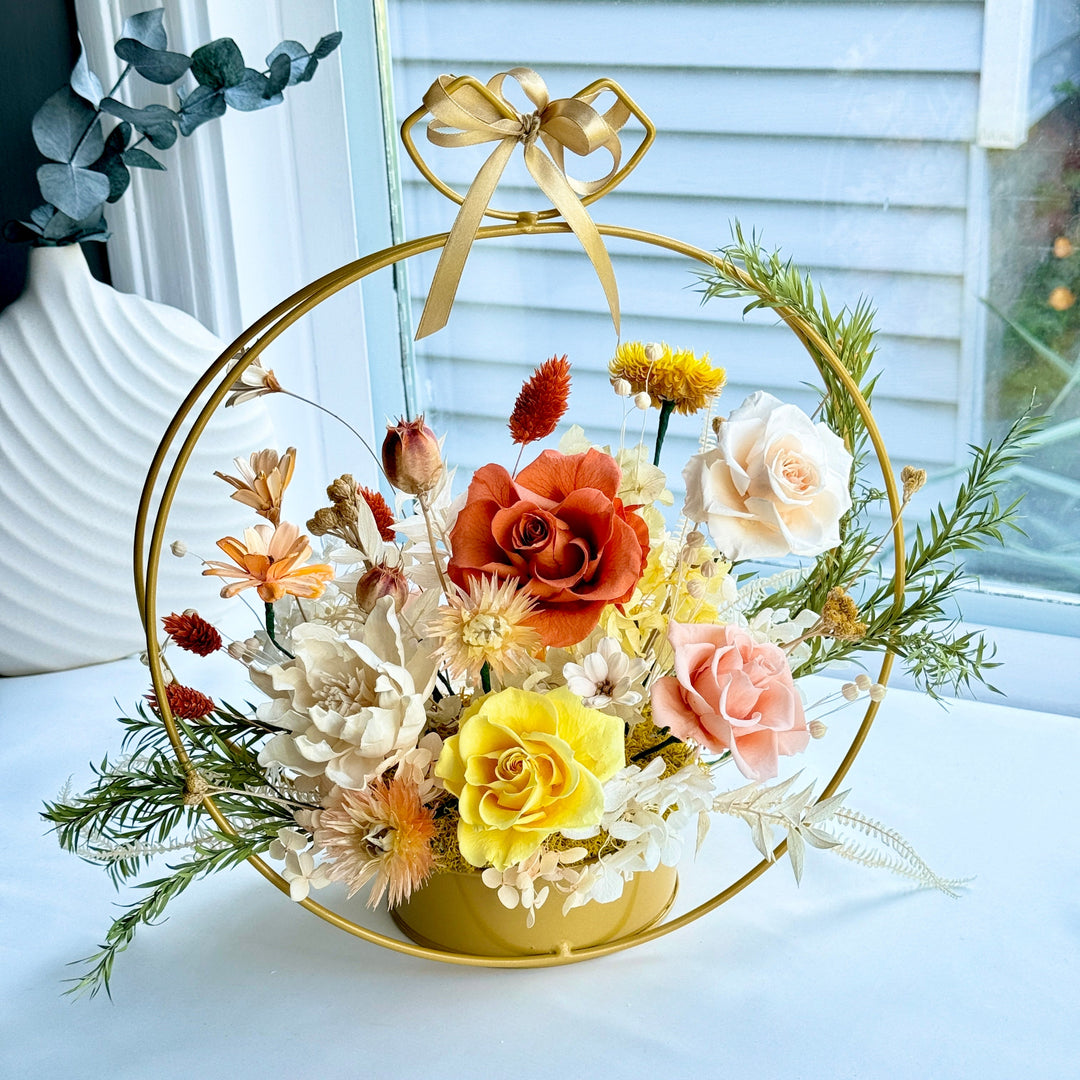 Golden Harmony Preserved Flower Gift – Circle Bloom Edition