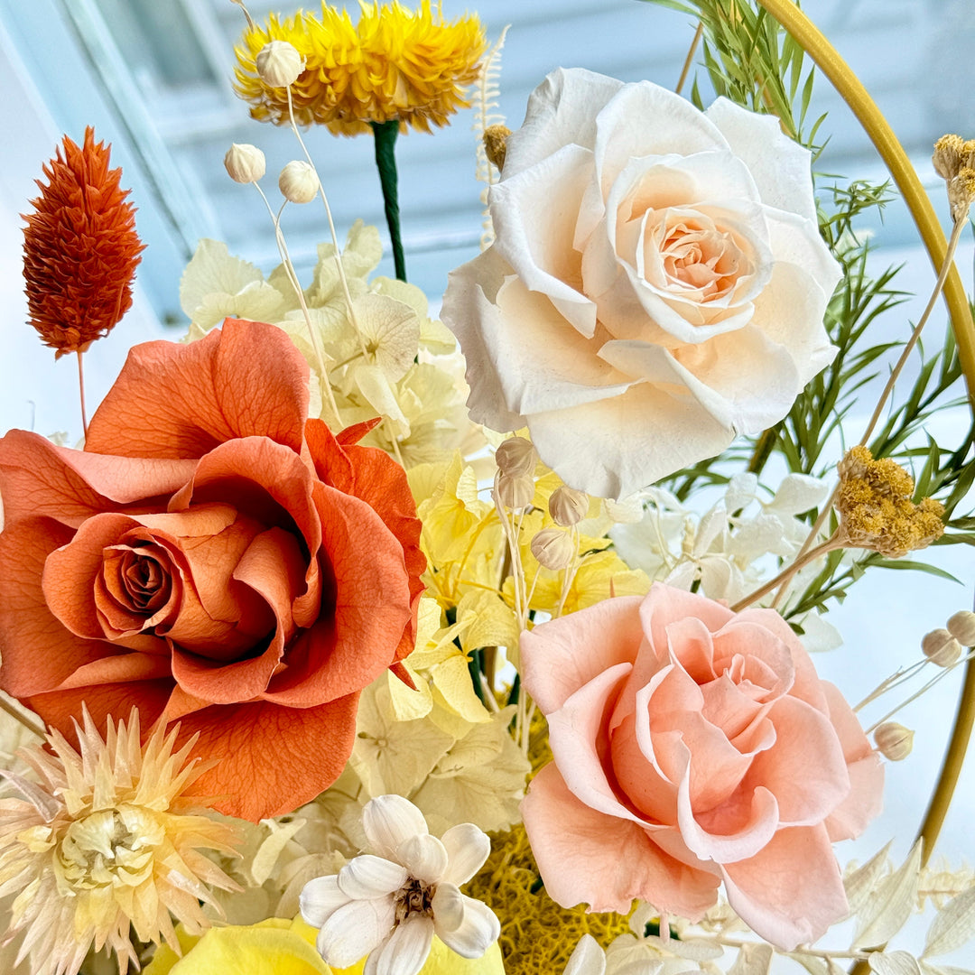 Golden Harmony Preserved Flower Gift – Circle Bloom Edition