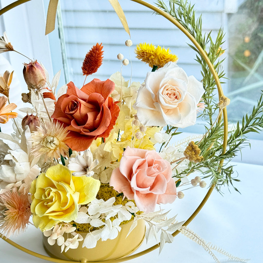 Golden Harmony Preserved Flower Gift – Circle Bloom Edition