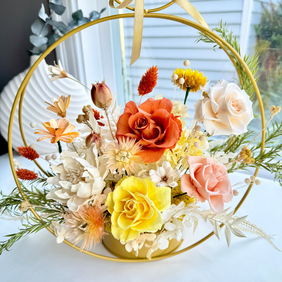 Golden Harmony Preserved Flower Gift – Circle Bloom Edition