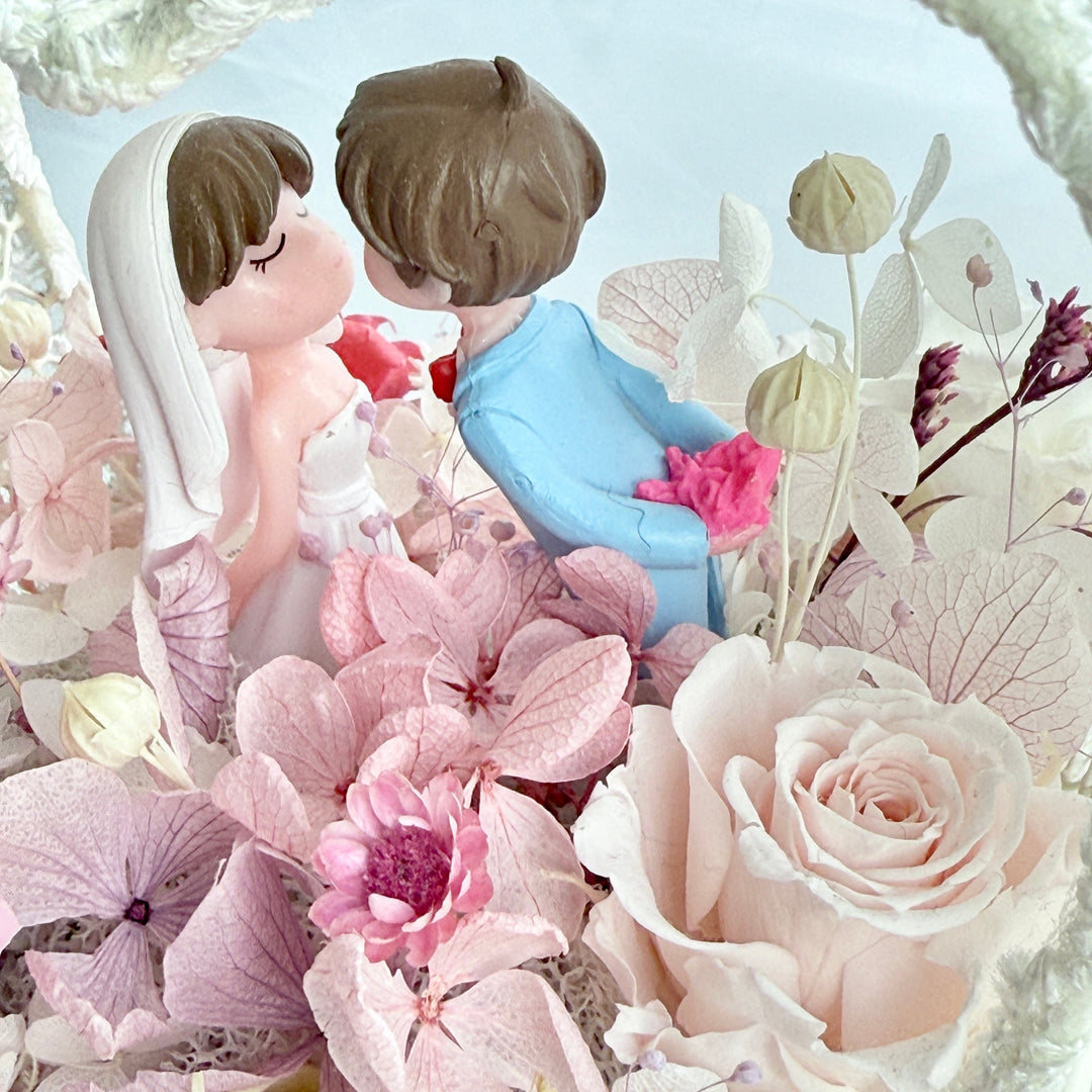 Kissing Carriage – Preserved Flower Wedding Keepsake