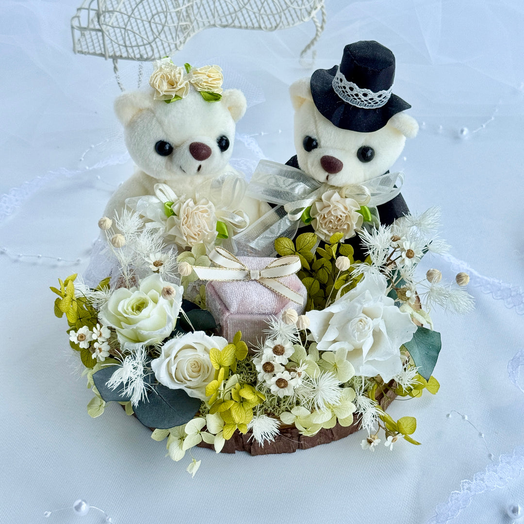 Teddy Promise – Preserved Flower Ring Holder